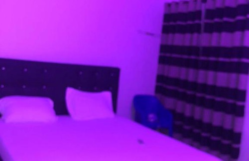 Lome Apartment | Pet-Friendly VLove Homes: Ideal for Family Getaways