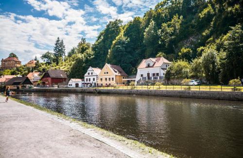 Cesky Krumlov Hotel | Discover Vltavská pohádka: Pet-Friendly Retreat Awaits