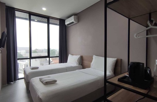 Tangerang Hotel | Budget-Friendly VNC Alam Sutera with Pool & Breakfast