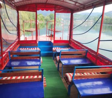 Visegrad Boat Rental | Vožnje brodićima Višegrad