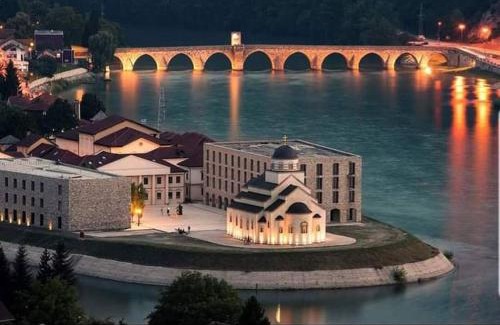 Visegrad Boat Rental | Vožnje brodićima Višegrad