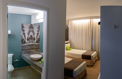 Lagoa Santa Hotel | VOA Business Supreme Choice Confins: Family-Friendly Retreat
