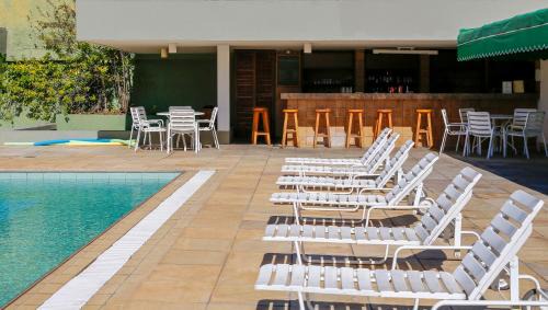 Caxambu Hotel | Relaxing VOA Hotel União with Ocean View and Pool Access