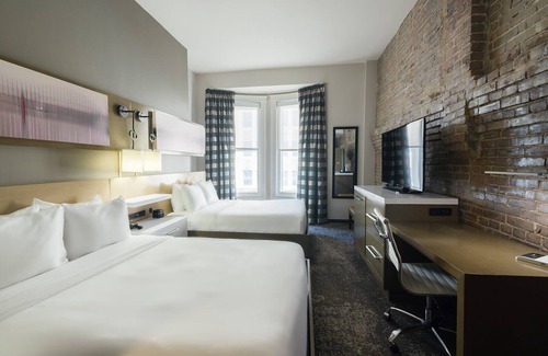 Downtown Memphis Hotel | Discover Hotel Napoleon Memphis: 4-Star Comfort Awaits