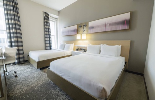 Downtown Memphis Hotel | Discover Hotel Napoleon Memphis: 4-Star Comfort Awaits