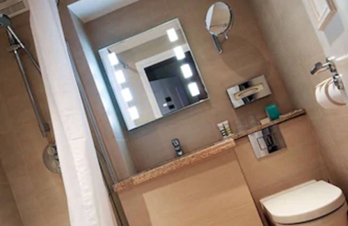 Willian Hotel | Relax at Letchworth Hall: 4-Star Stay with Spa & Pool