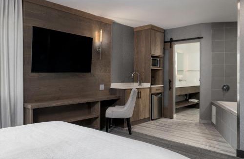 Downtown Niagara Falls Hotel | Elevate Your Stay at voco - The Cadence, an IHG Hotel
