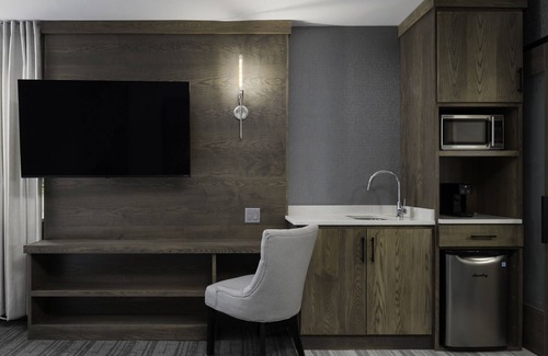 Downtown Niagara Falls Hotel | Exceptional Stay at voco the Cadence, an IHG Hotel