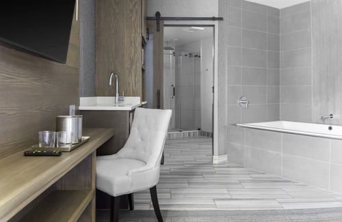 Downtown Niagara Falls Hotel | Exceptional Stay at voco the Cadence, an IHG Hotel