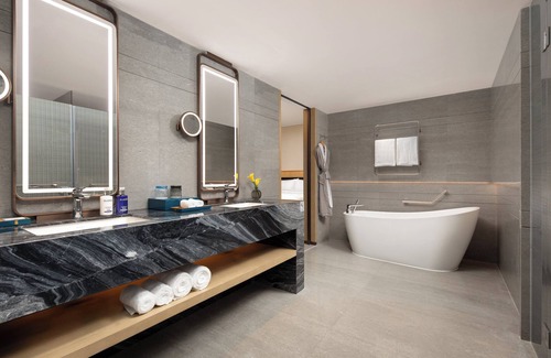 Sanya Hotel | voco Sanya Dadonghai by IHG