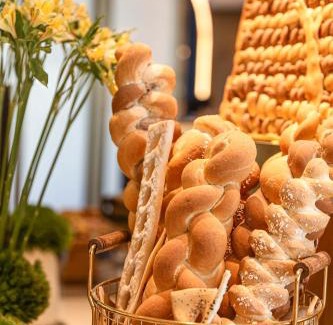 Weiyang Hotel | Discover voco Xian ETDZ: A 5-Star Family Retreat
