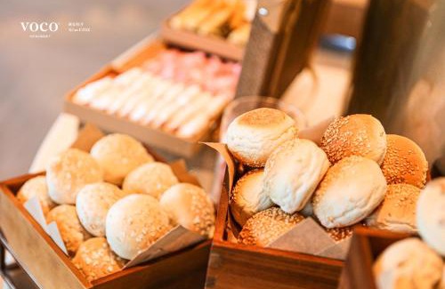 Weiyang Hotel | Discover voco Xian ETDZ: A 5-Star Family Retreat