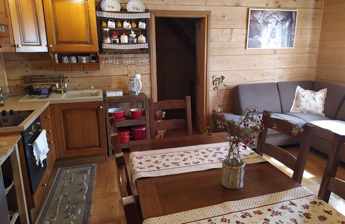 Vrelo Korenicko Ski Chalet | Experience Vodenica vrelo Family Chalet with Ocean Views