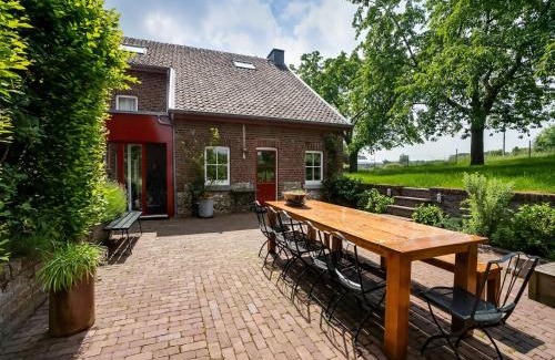 Remersdaal House | Exquisite Voeren Mansion with Private Garden & Pet Friendly