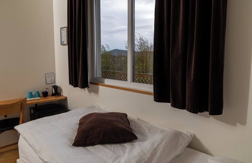 Reykjahlið House | Discover Vogahraun 4: Family-Friendly Stay with Dining