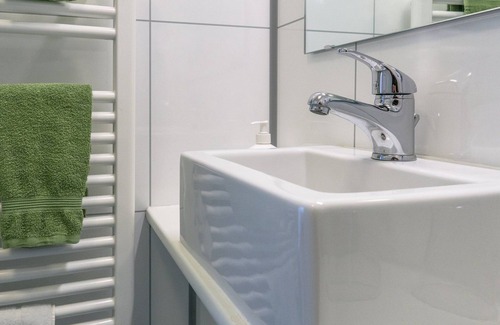 Reykjahlið House | Discover Vogahraun 4: Family-Friendly Stay with Dining