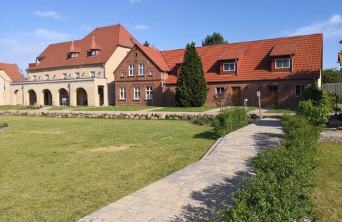Stolpe b. Anklam Apartment | Vogt Bernhard I Wf-45: Family-Friendly Retreat Awaits