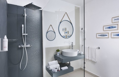 Golfo Aranci Hotel | Experience VOI Colonna Village: Poolside Ocean Views