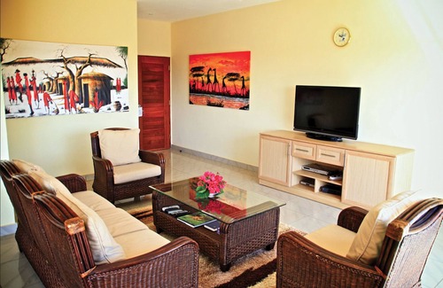 Voi Cabin | Explore Nature at Voi Wildlife Lodge with Pool & Spa