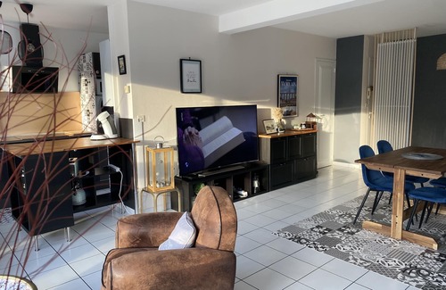 Morlaix Apartment | Guest Rated 10/10: Voiles sur Morlaix with Family Amenities