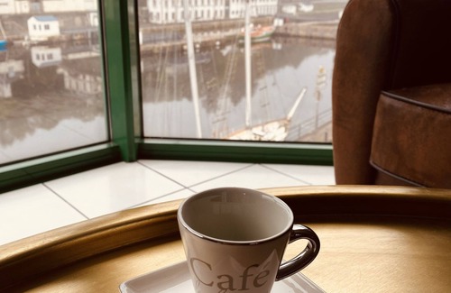 Morlaix Apartment | Guest Rated 10/10: Voiles sur Morlaix with Family Amenities