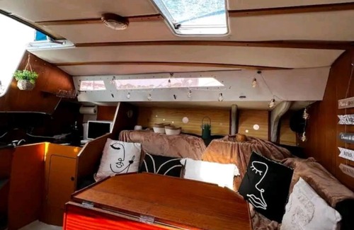 Le Ru Boat Rental | Seaside Escape at Voilier pour Rêveries marines