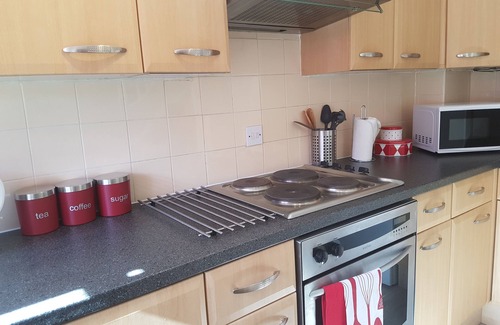 Southampton House | Family-Friendly Vokes House with Kitchen, Sleeps 7 Comfortably