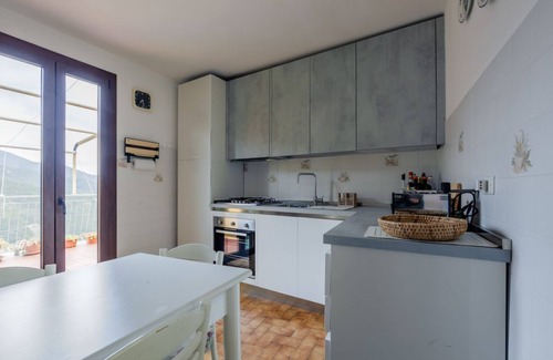 Volastra Apartment | Seaside Serenity: Volastra Cozy APT with Terrace