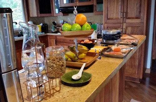 Volcano Bed & Breakfast | Idyllic Ocean View at Volcano Acres Ranch B&B - Rated 9.6