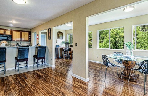 Fern Acres House | Volcano National Park / Hilo huge home on 2 acres of lava jungle tropical birds