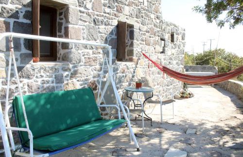 Mandraki Apartment | Pet-Friendly Escape at Volcano View Nisyros, Rated 8.9/10