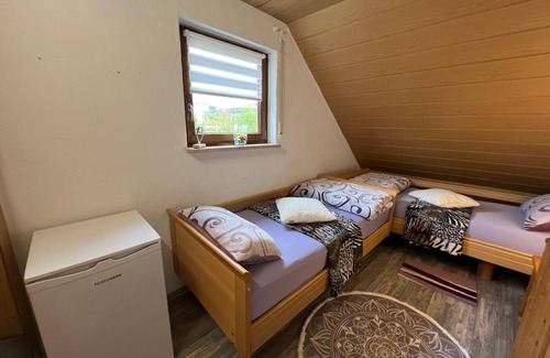 Volkach Apartment | Volkach near highway A3/room 2 beds/bathroom