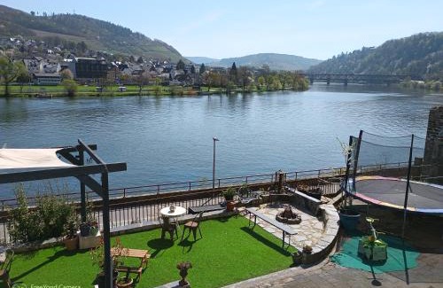 Alf Apartment | Scenic Apartment with Mosel View - Family Friendly Getaway