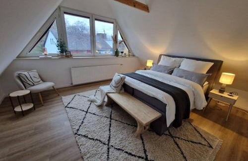 Edinghausen Apartment | Child-Friendly 2-Bedroom Apartment Near Sanssouci