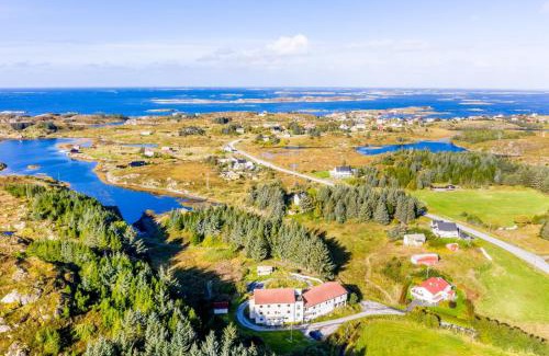Smøla Apartment | Relaxing Vollvaagen Apartments Smøla with Boat Included