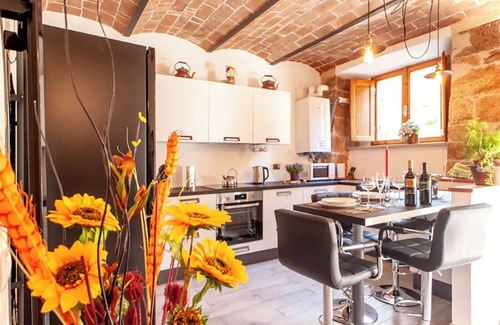 Volterra House | Discover the Beautiful Volterra Countryside House Retreat