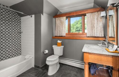 Moscow Hotel | Trapp Family Lodge: Guest Rated 8.5 with Pool & Hot Tub