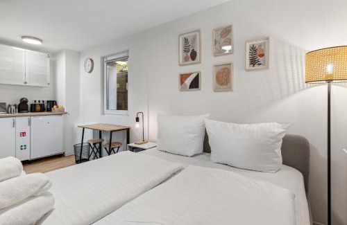 Eichwalde Apartment | Vorstadtoase: Cozy Apartment with Smart TV Near BER