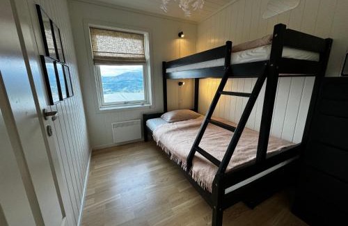 Skulestad Apartment | Voss Resort: Family-Friendly Getaway with Pet Amenities