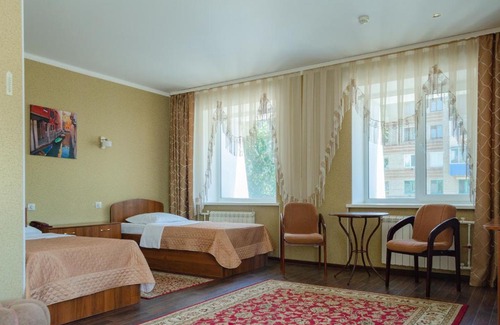 Belogorsk Hotel | Budget-Friendly Vostok - 2000: Pet Friendly with Hot Tub