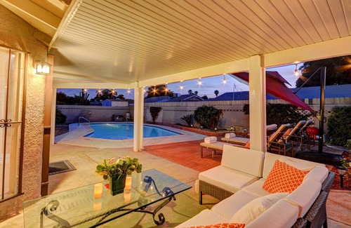 Rancho Oakey House | Top Choice: Architectural Digest's 51 Best US Stays