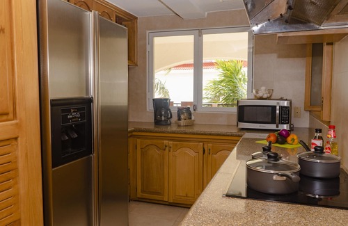 Punta Cancun Villa | Family-Friendly Beach Condo in Cancun with Ocean View