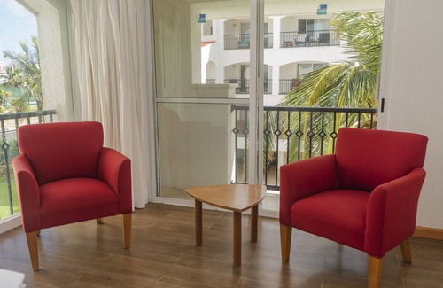 Punta Cancun Villa | Family-Friendly Beach Condo in Cancun with Ocean View