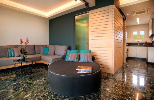 Vouliagmeni Apartment | Vouliagmeni Kavouri Beachfront Apartment
