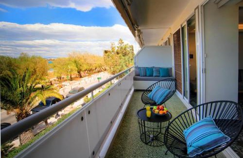 Vouliagmeni Apartment | Vouliagmeni Kavouri Beachfront Apartment