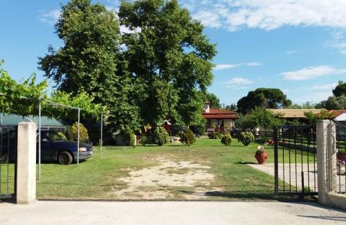 Vourvourou House | Discover Vourvourou Antonis House - Rated 9.8/10 for Families