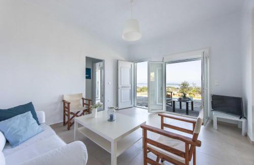 Vourvourou House | Inviting Vourvourou Sea View with Oceanfront Amenities
