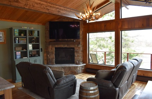 International Falls Cabin | Unforgettable Voyageurs Cabin on Rainy Lake - Guest Rated 10/10