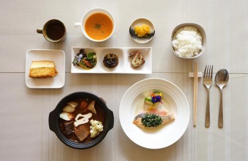 Yamanakako Hotel | Family-Friendly VOYAN Resort near Mt. Fuji with Hot Tub