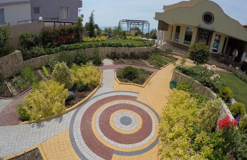 Intsaraki Villa | Relax at VP Villa Intsaraki in Saint Vlas - 4-Star Retreat